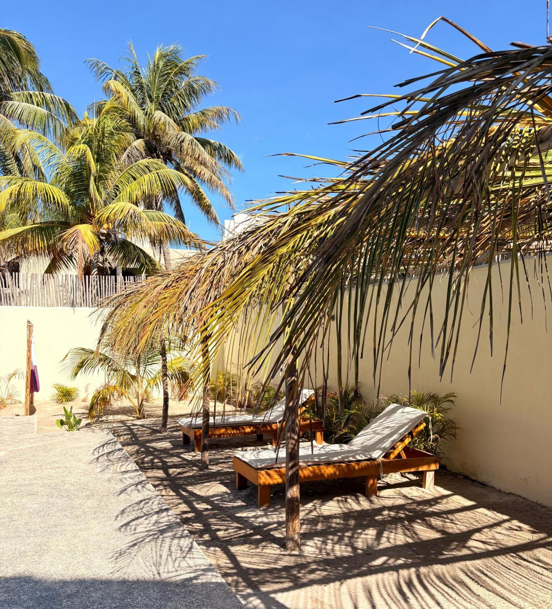 Mexhe Hotel เอลกูโย ภายนอก รูปภาพ